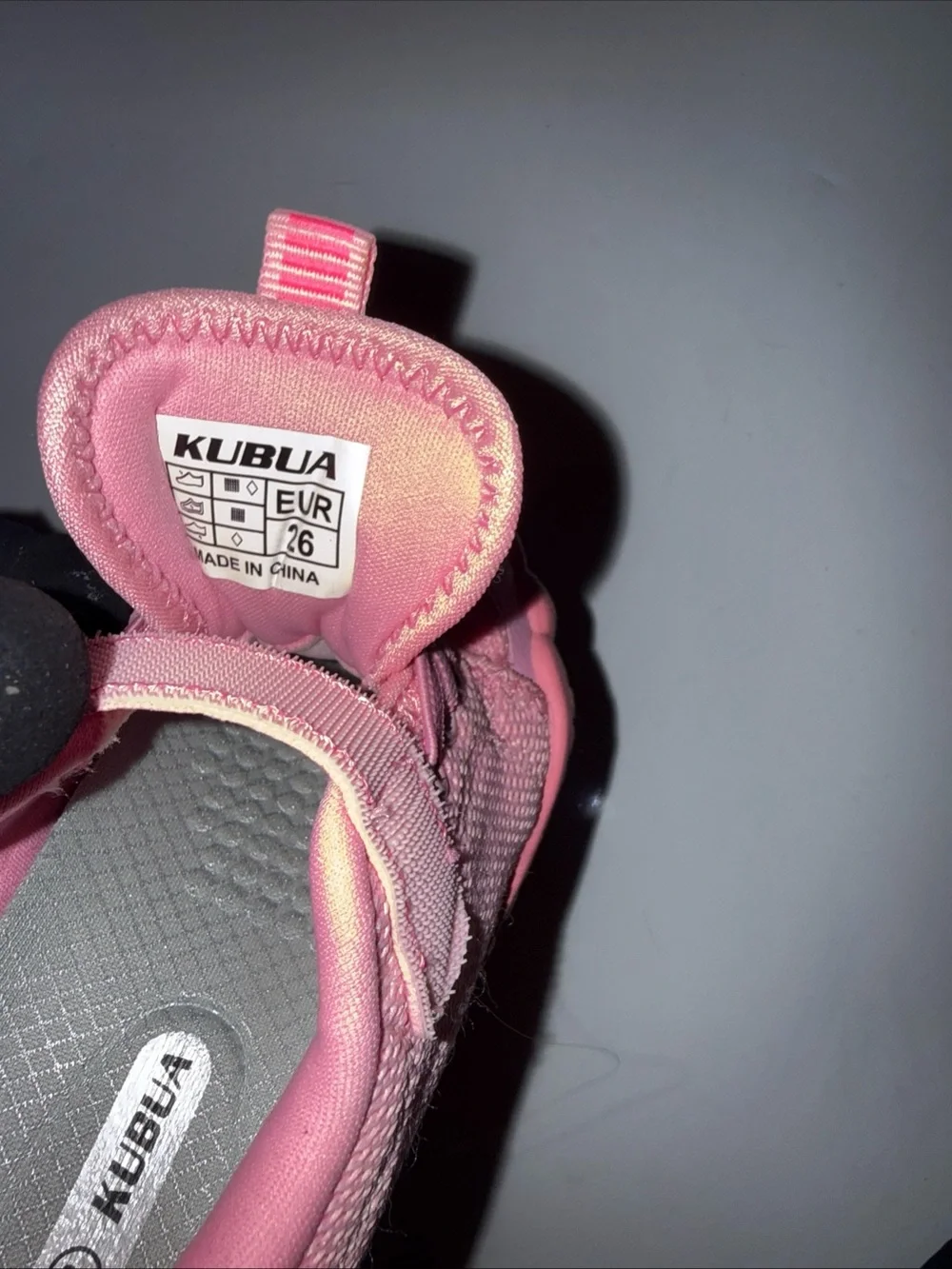KUBUA Barefoot Shoes Boys Girls Sneakers Pink It Says Size 26, See Pics For Size
